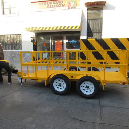 Caja abierta a dos ejes con estructura movible