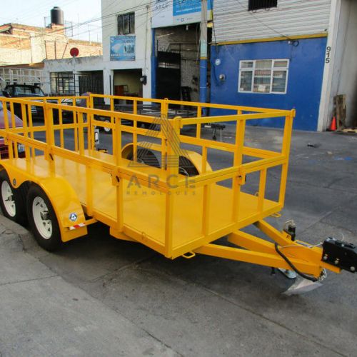 Caja abierta a dos ejes con estructura movible