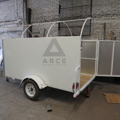 Caja Abierta con aros para enlonar con piso de madera