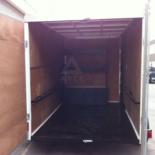 Caja seca para transporte de bicicletas con rieles laterales