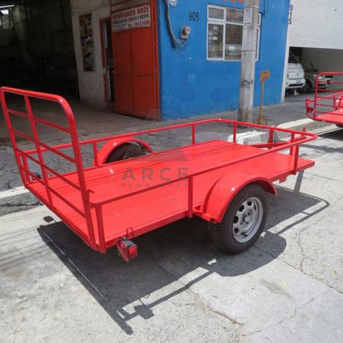 Remolque tipo plataforma para cuatrimoto con barandal de tubular