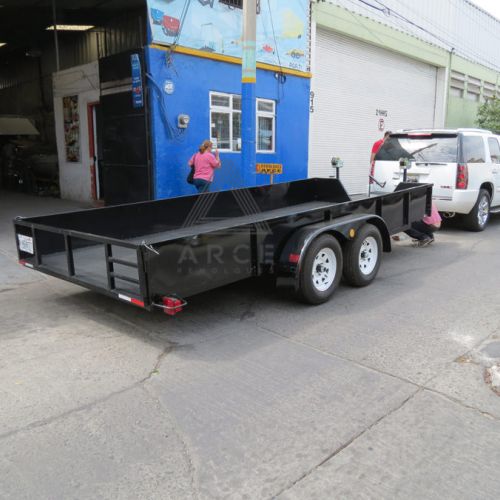 Caja abierta de gran capacidad con sistema de balancín para facilitar la subida