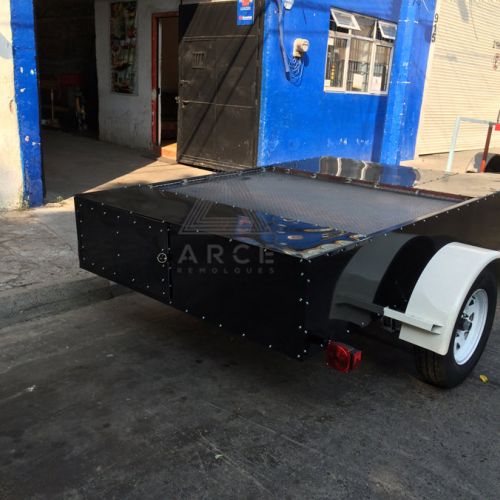 Remolque fabricado para instalar un horno eléctrico en la parte superior y utilizar los cajones inferiores para almancenar equipo y productos